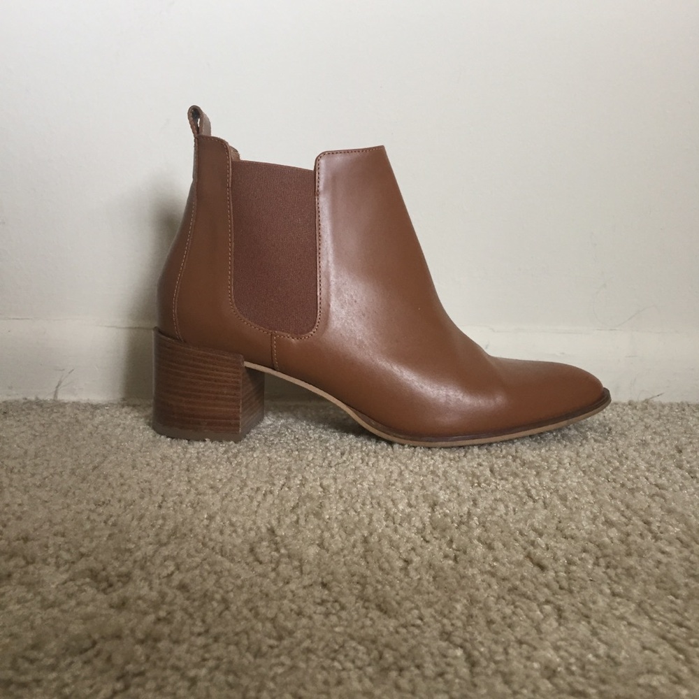 Everlane Heeled Chelsea Boot